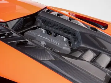 LAMBORGHINI Revuelto V12   FULL CARBON   PASSENGER-DISPLAY