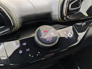 FERRARI Purosangue 6.5 V12 Matrix Lift 360  Massage