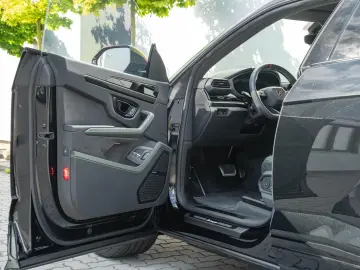 LAMBORGHINI Urus SE  23  Bang&Olufsen Panorama Massage