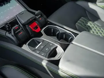 LAMBORGHINI Urus SE  23  Bang&Olufsen Panorama Massage
