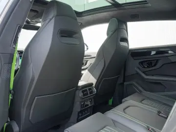 LAMBORGHINI Urus SE  23  Bang&Olufsen Panorama Massage