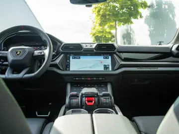 LAMBORGHINI Urus SE  23  Bang&Olufsen Panorama Massage
