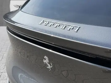 FERRARI Purosangue  Massage Panorama