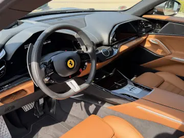 FERRARI Purosangue  Massage Panorama