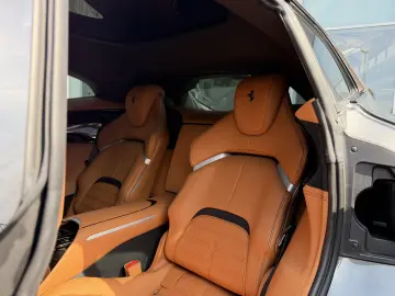 FERRARI Purosangue  Massage Panorama