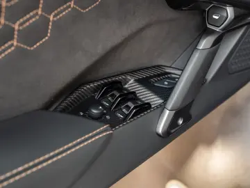 LAMBORGHINI Revuelto MY25 Verde Hydra Carbon ext. Comf.Seat