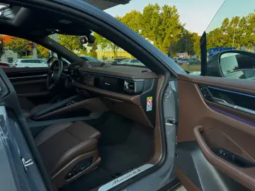 PORSCHE Macan Electric 4 S PANO CHRONO 360 BOSE AIR VOLL