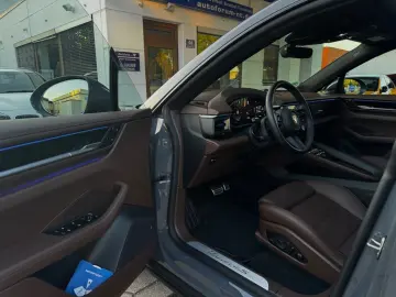 PORSCHE Macan Electric 4 S PANO CHRONO 360 BOSE AIR VOLL