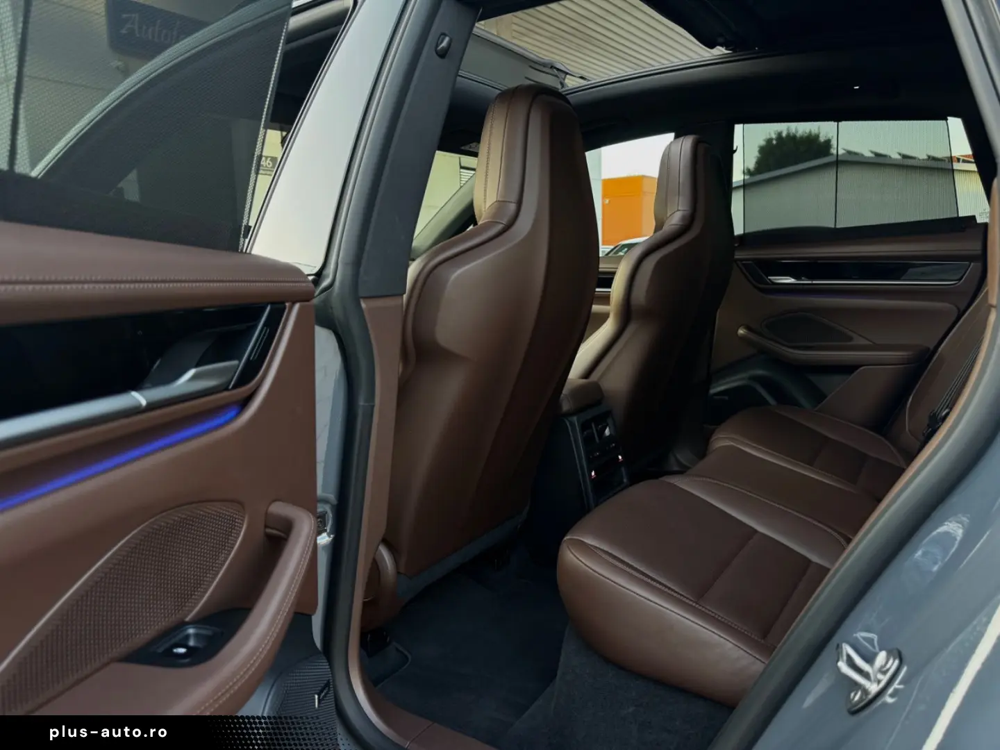 PORSCHE Macan Electric 4 S PANO CHRONO 360 BOSE AIR VOLL