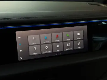 PORSCHE Macan Electric 4 S PANO CHRONO 360 BOSE AIR VOLL