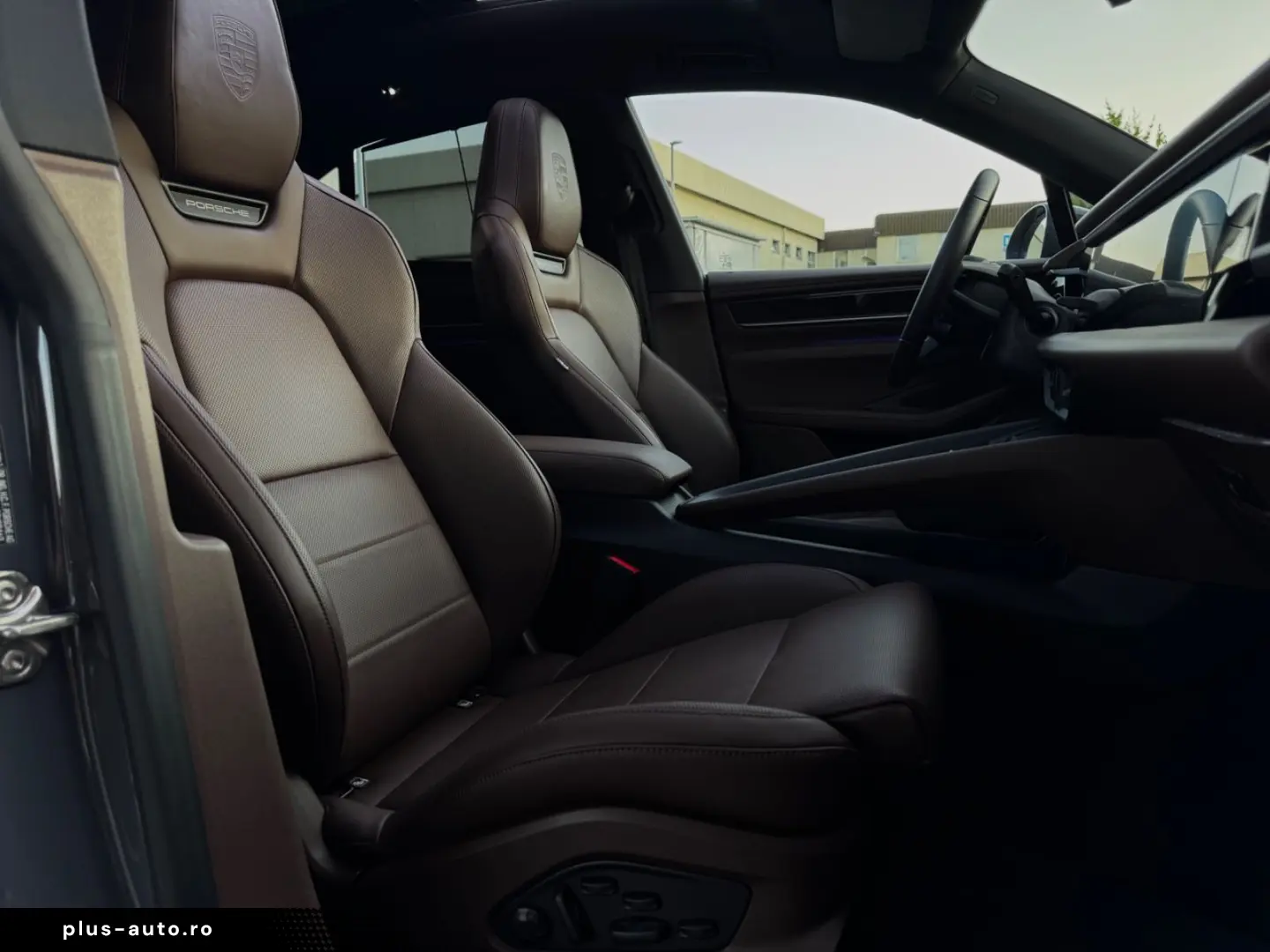 PORSCHE Macan Electric 4 S PANO CHRONO 360 BOSE AIR VOLL