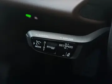 PORSCHE Macan Electric 4 S PANO CHRONO 360 BOSE AIR VOLL