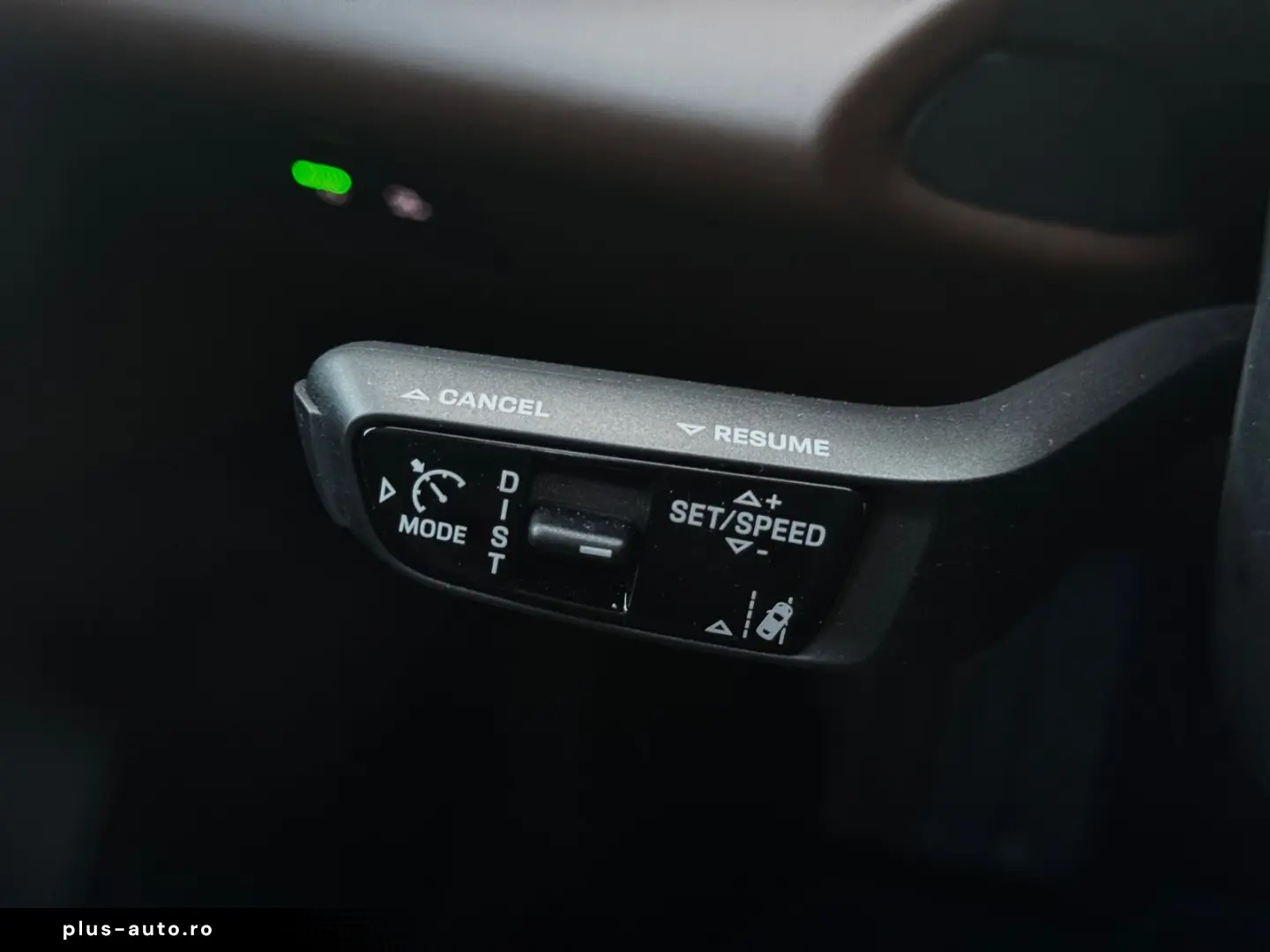 PORSCHE Macan Electric 4 S PANO CHRONO 360 BOSE AIR VOLL