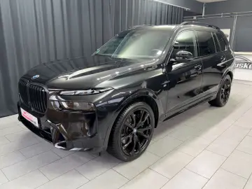 BMW X7 xDrive 40d M SPORT PRO LUFT PANO 7-SITZER AHK