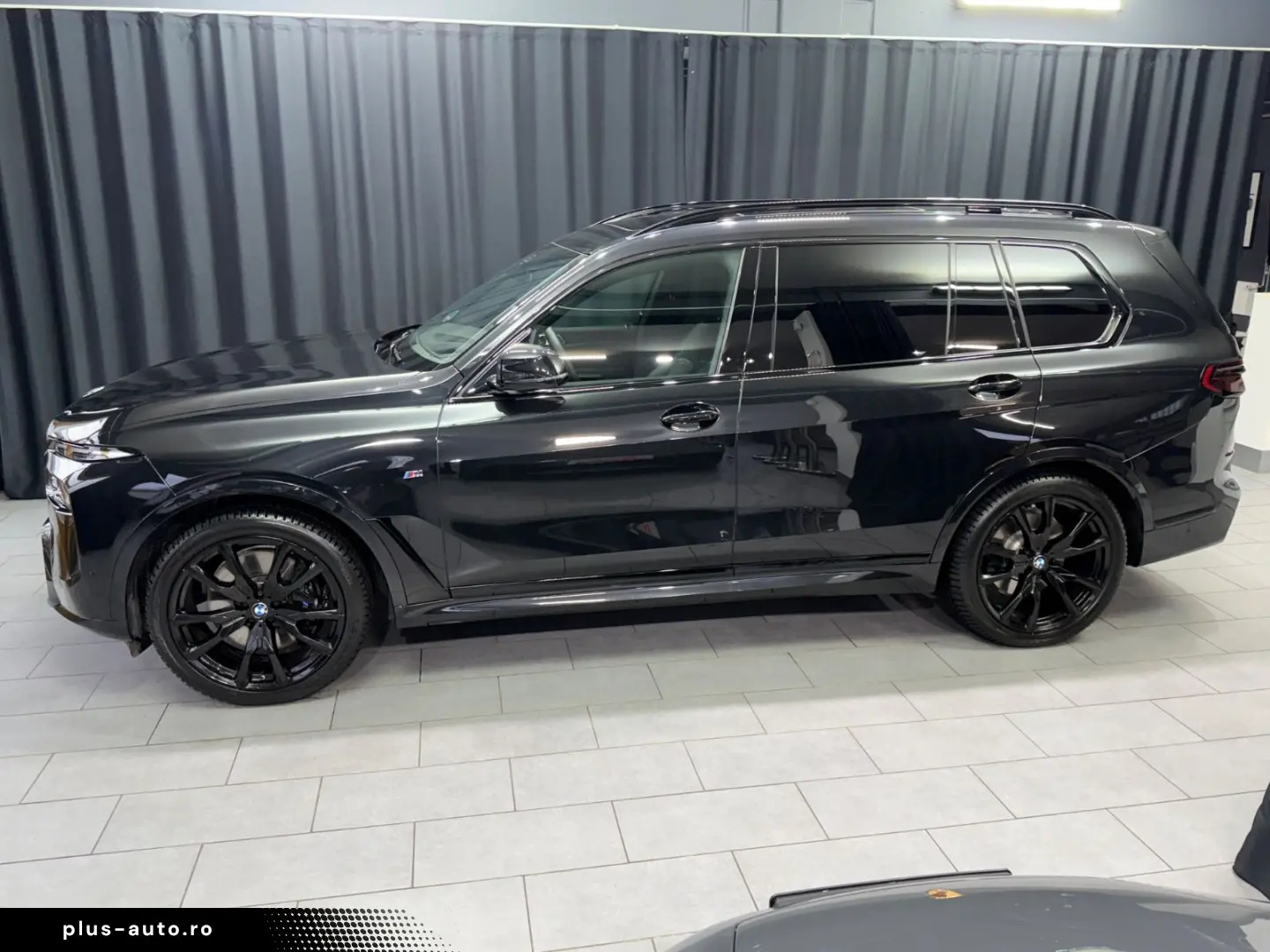BMW X7 xDrive 40d M SPORT PRO LUFT PANO 7-SITZER AHK