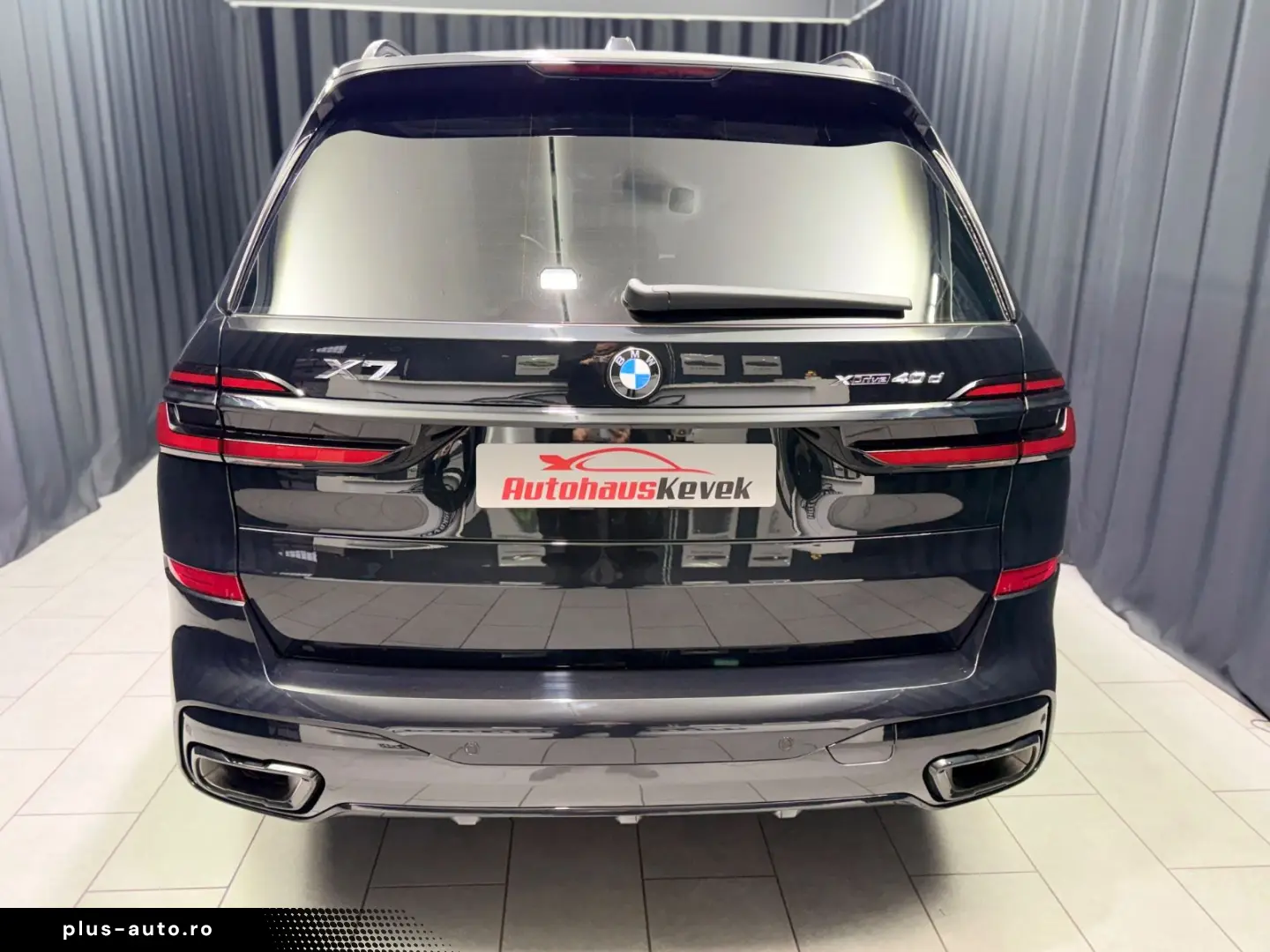 BMW X7 xDrive 40d M SPORT PRO LUFT PANO 7-SITZER AHK