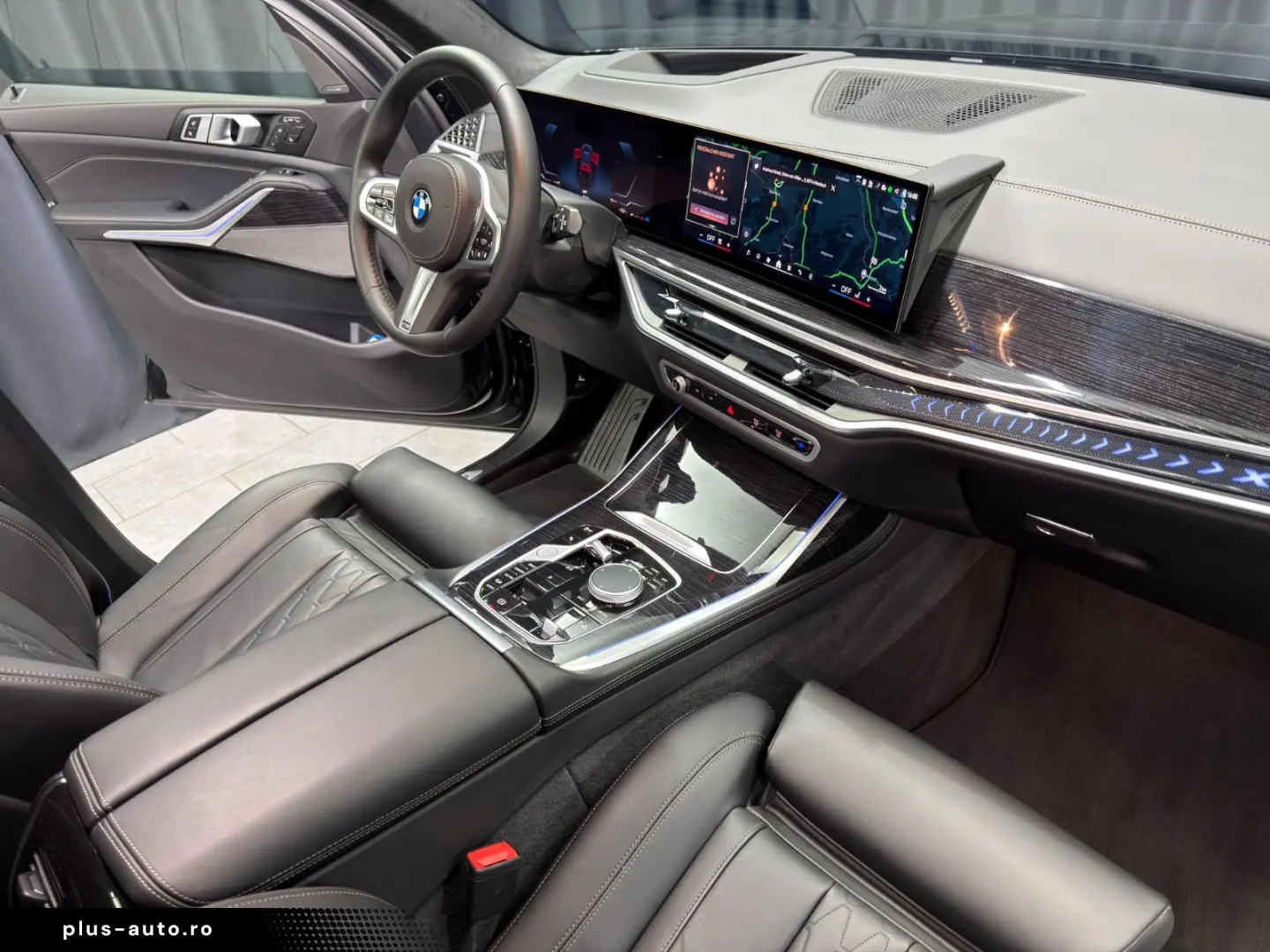 BMW X7 xDrive 40d M SPORT PRO LUFT PANO 7-SITZER AHK
