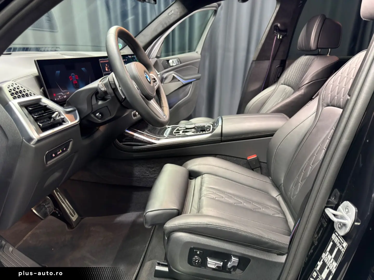 BMW X7 xDrive 40d M SPORT PRO LUFT PANO 7-SITZER AHK