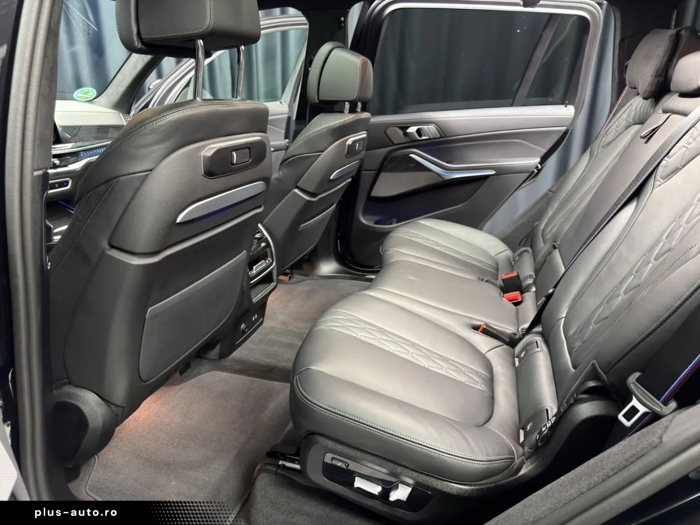 BMW X7 xDrive 40d M SPORT PRO LUFT PANO 7-SITZER AHK