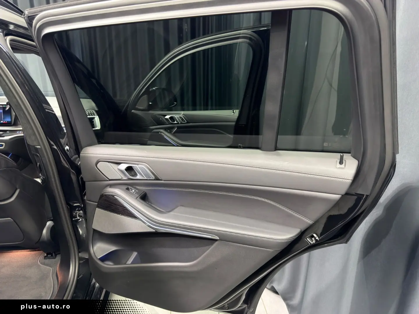 BMW X7 xDrive 40d M SPORT PRO LUFT PANO 7-SITZER AHK