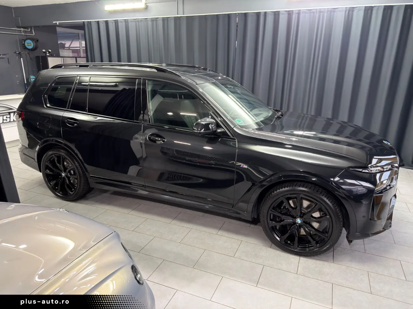 BMW X7 xDrive 40d M SPORT PRO LUFT PANO 7-SITZER AHK