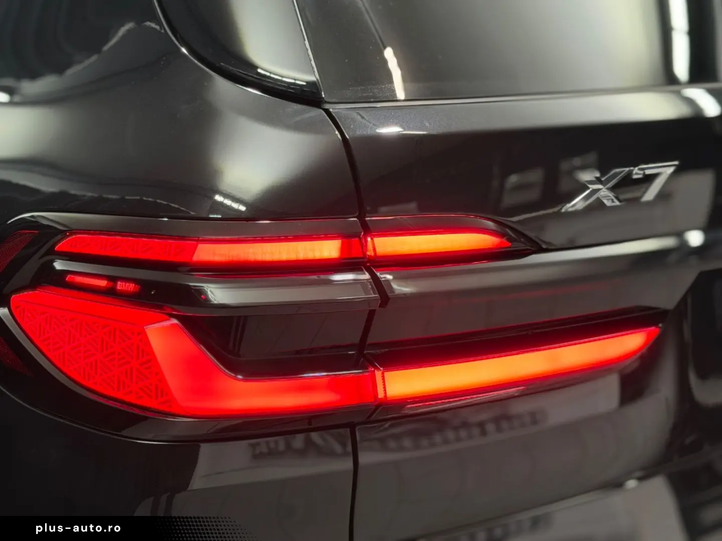 BMW X7 xDrive 40d M SPORT PRO LUFT PANO 7-SITZER AHK