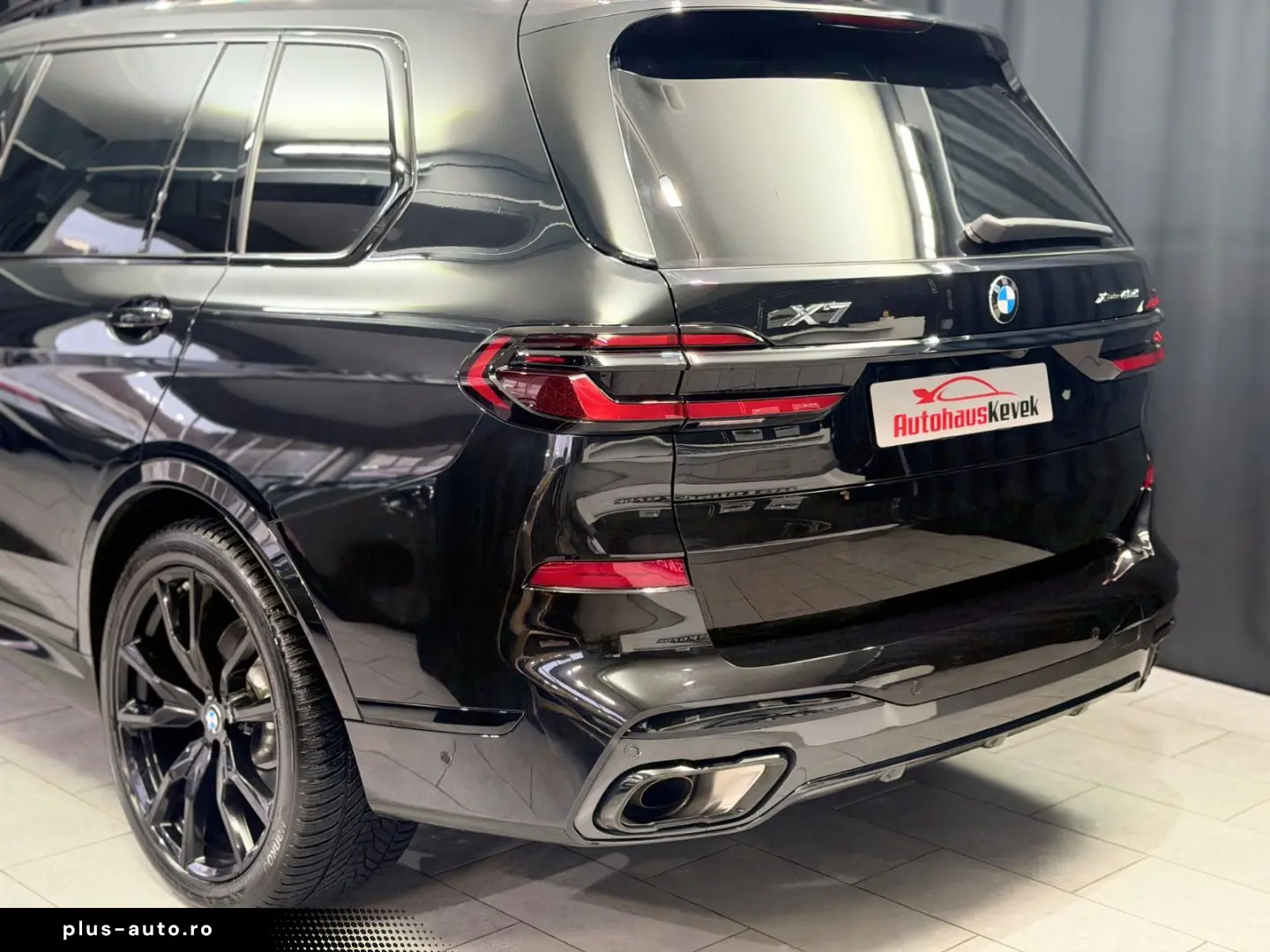 BMW X7 xDrive 40d M SPORT PRO LUFT PANO 7-SITZER AHK