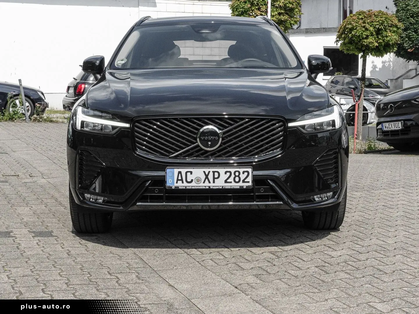 VOLVO XC60 Plus Dark AWD B5 Benzin EU6e Licht-  Lagom-