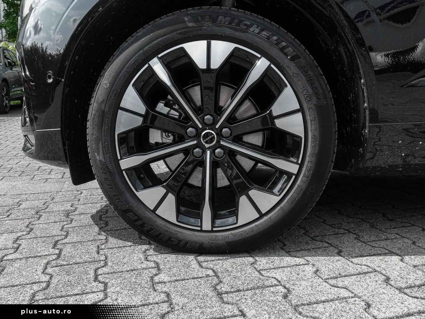 VOLVO XC60 Plus Dark AWD B5 Benzin EU6e Licht-  Lagom-