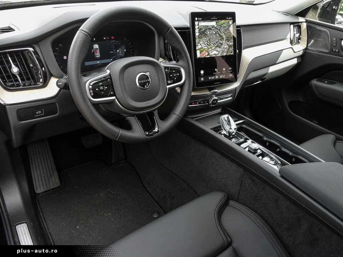 VOLVO XC60 Plus Dark AWD B5 Benzin EU6e Licht-  Lagom-