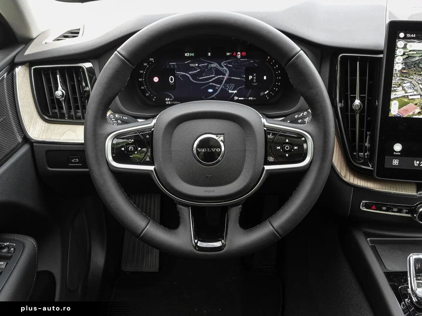 VOLVO XC60 Plus Dark AWD B5 Benzin EU6e Licht-  Lagom-