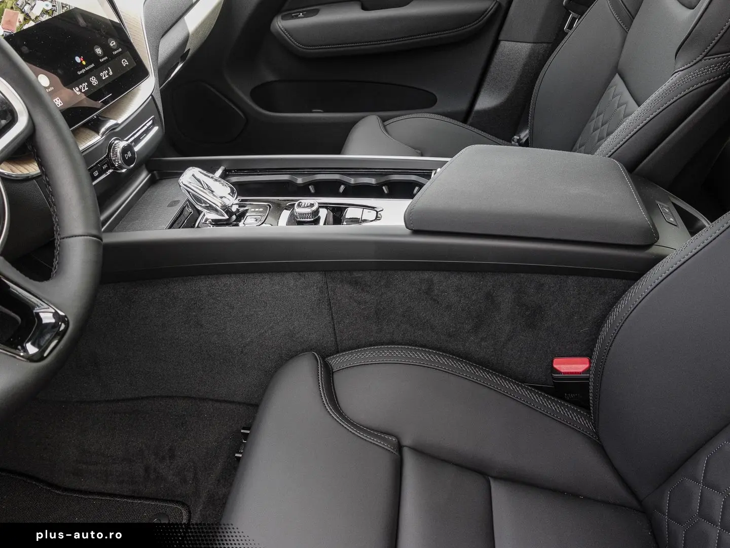 VOLVO XC60 Plus Dark AWD B5 Benzin EU6e Licht-  Lagom-