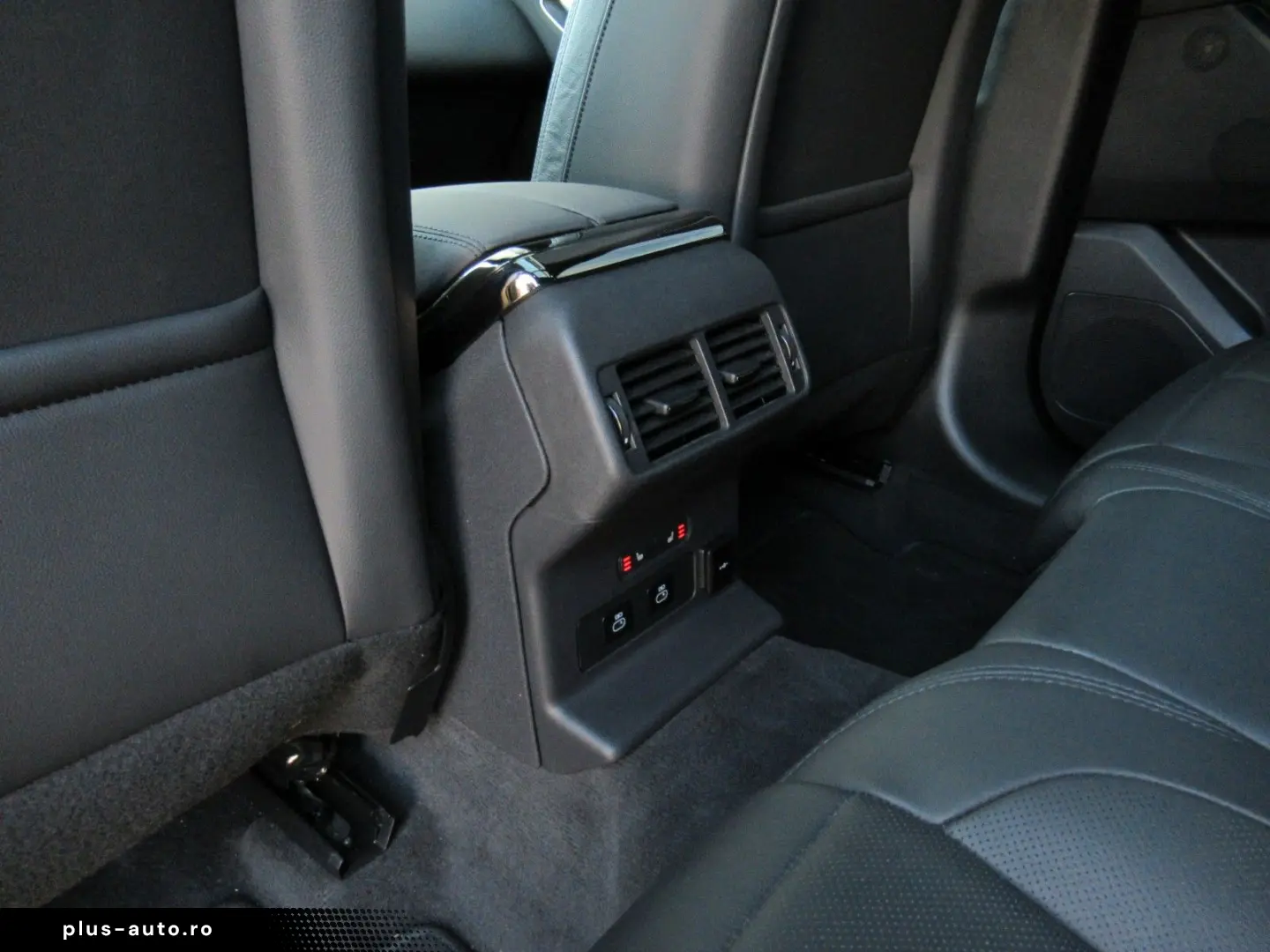 LAND ROVER NEW D300 DYN SE HEAD-UP BLACK PANO 3D eAHK NP101