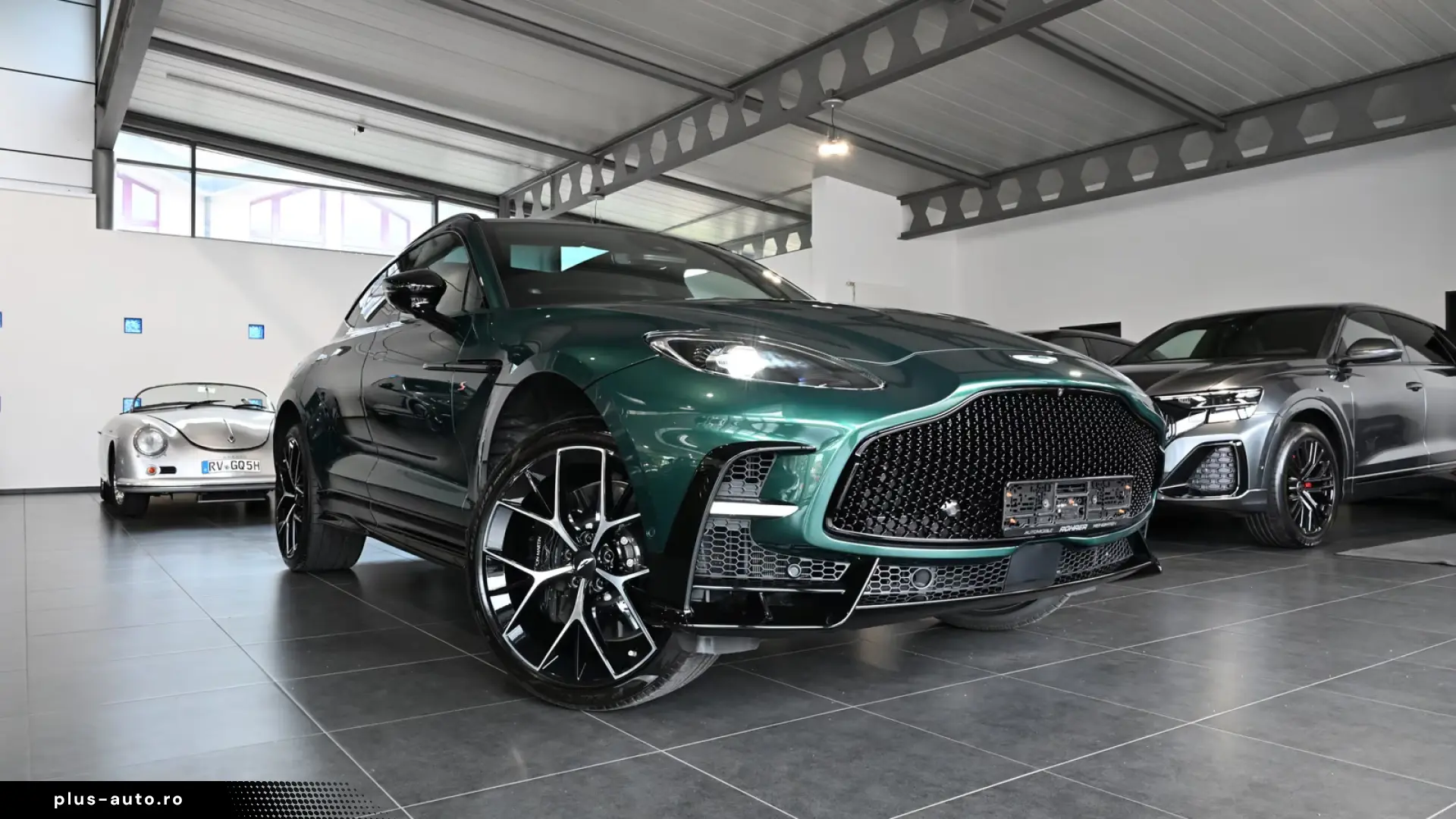 Aston Martin DBX S Malachite Green Bowers&Wilkins