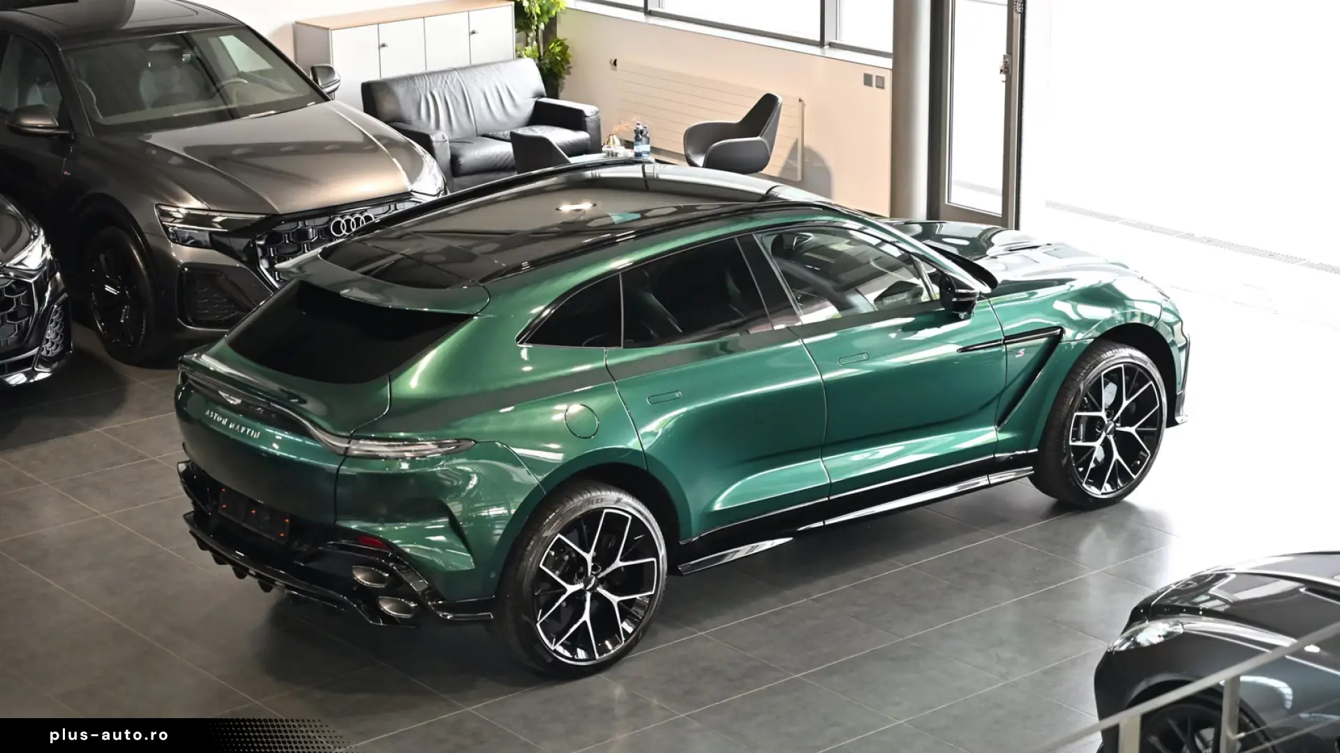 Aston Martin DBX S Malachite Green Bowers&Wilkins