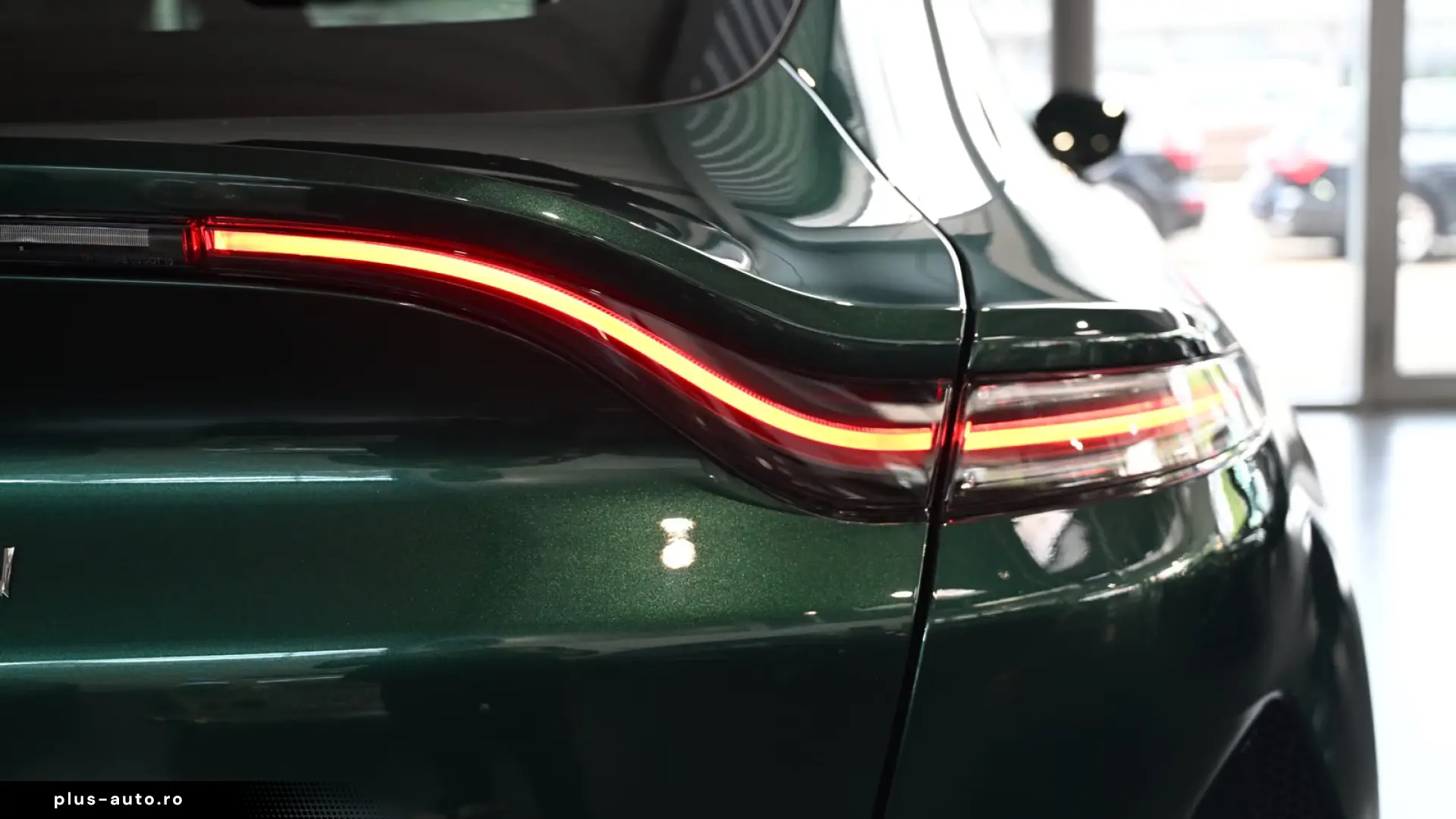 Aston Martin DBX S Malachite Green Bowers&Wilkins