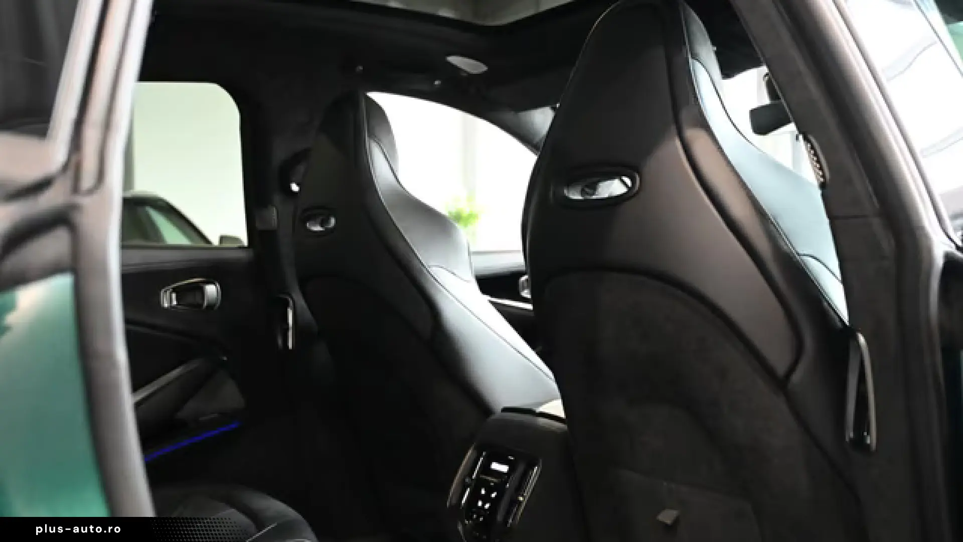 Aston Martin DBX S Malachite Green Bowers&Wilkins