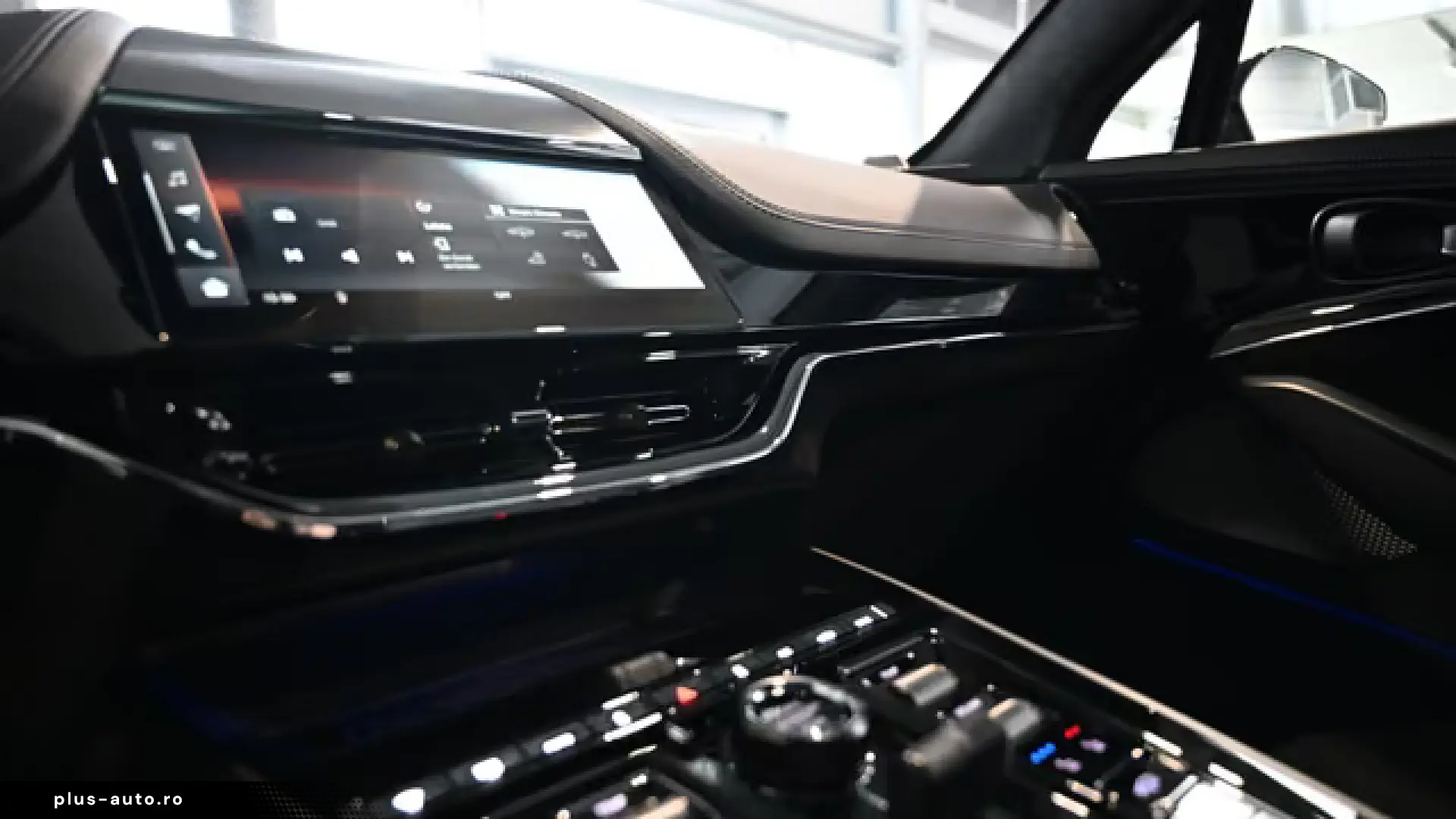 Aston Martin DBX S Malachite Green Bowers&Wilkins