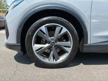 AUDI Q4 Sportback e-tron advanced 35  Standklima  LED