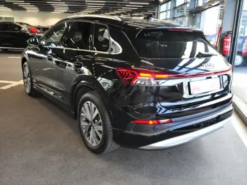 AUDI Q4 e-tron 35 Advanced Nav Standklima Sportsitze