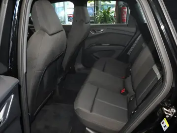 AUDI Q4 e-tron 35 Advanced Nav Standklima Sportsitze