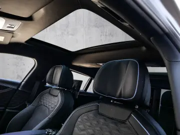 BENTLEY Flying Spur Speed Rear Entertainment  Dark Chrom