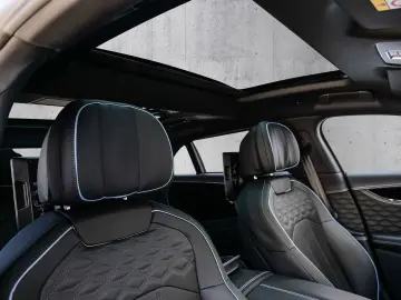 BENTLEY Flying Spur Speed Rear Entertainment  Dark Chrom
