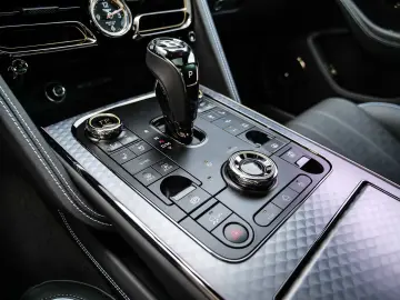 BENTLEY Flying Spur Speed Rear Entertainment  Dark Chrom