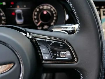 BENTLEY Flying Spur Speed Rear Entertainment  Dark Chrom