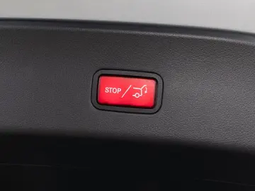 MERCEDES-BENZ GLC 200 4M Coupé Avantgarde  AHK Navi LED 360
