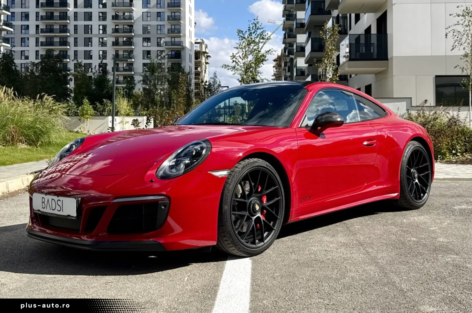 Porsche 911 GTS 2018 450cp