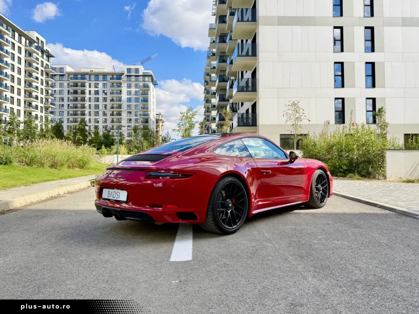 Porsche 911 GTS 2018 450cp