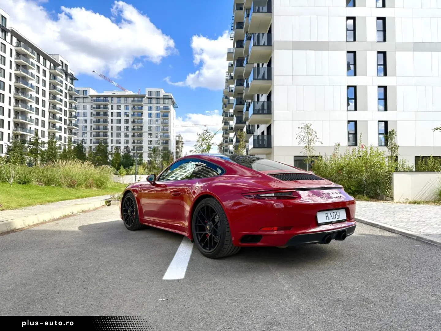 Porsche 911 GTS 2018 450cp