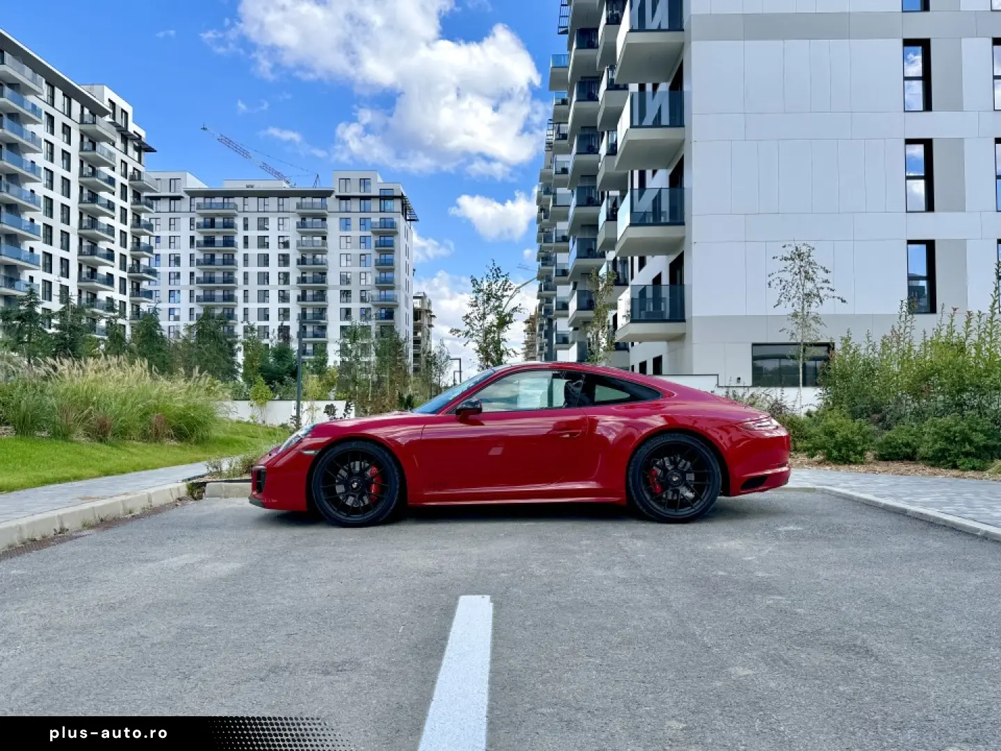 Porsche 911 GTS 2018 450cp